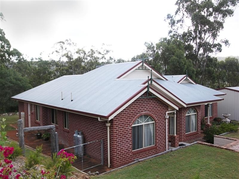 33 Berghofer, Withcott QLD 4352