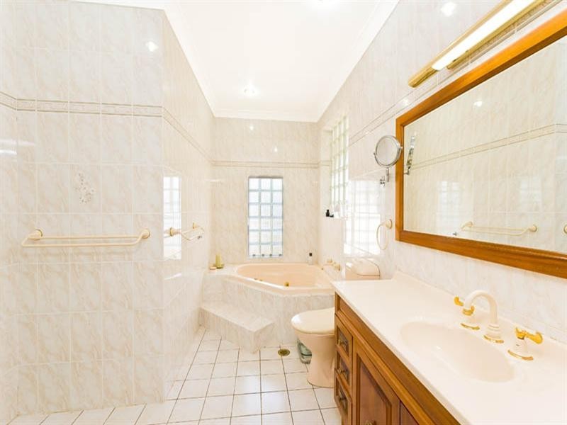 12 Roper Crescent, Sylvania Waters NSW 2224