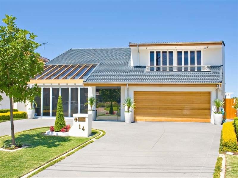 14 Castlereagh Crescent, Sylvania Waters NSW 2224