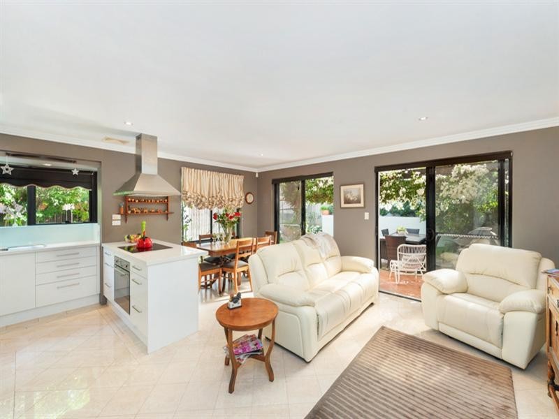 2/17 Canberra Road, Sylvania NSW 2224