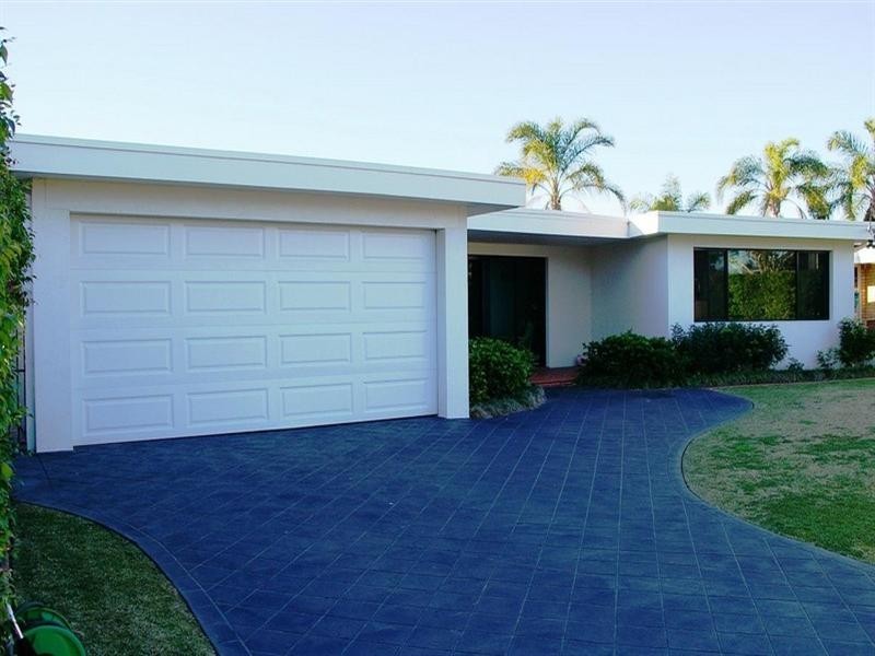 18 Macintyre Crescent, Sylvania Waters NSW 2224