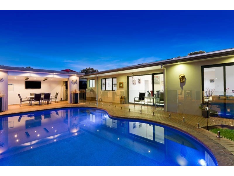 24 Shoalhaven Road, Sylvania Waters NSW 2224