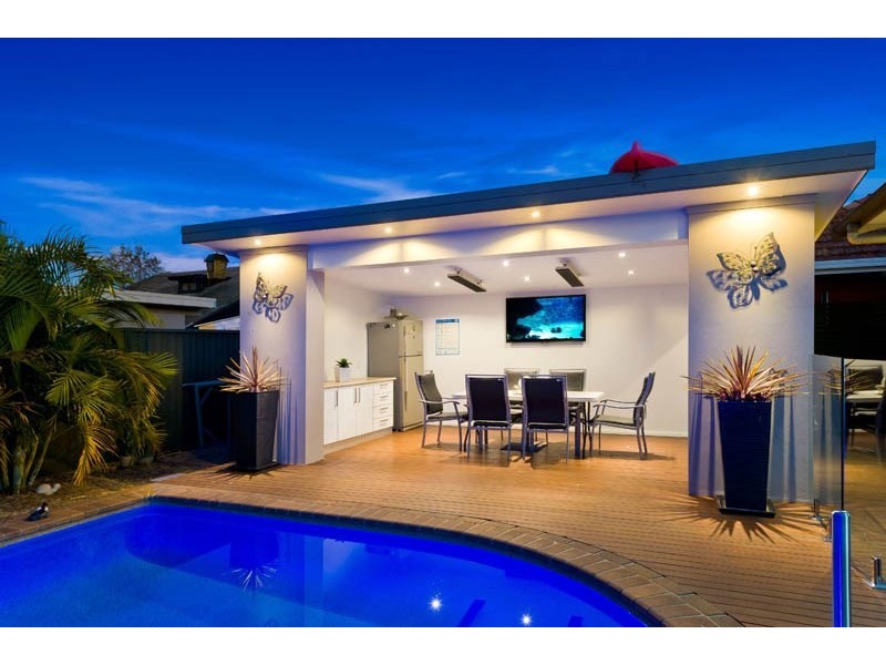 24 Shoalhaven Road, Sylvania Waters NSW 2224