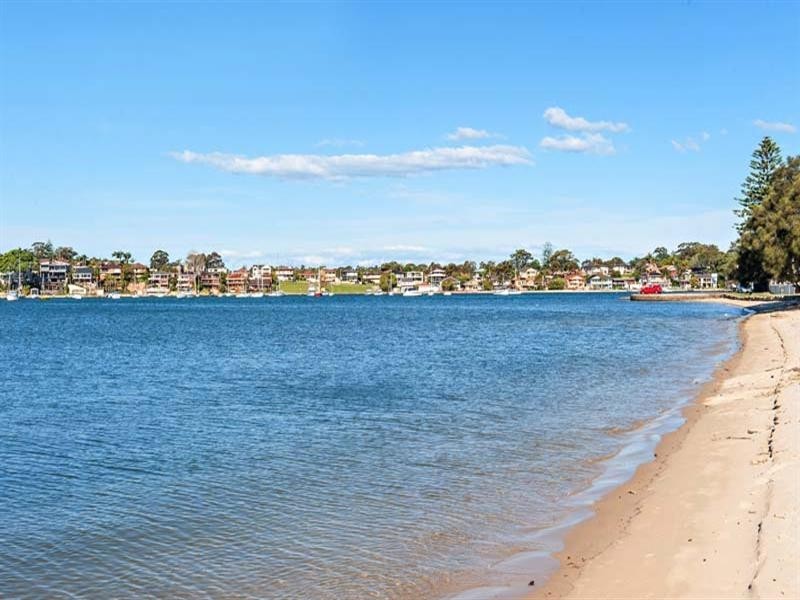 5 Holts Point Place, Sylvania NSW 2224