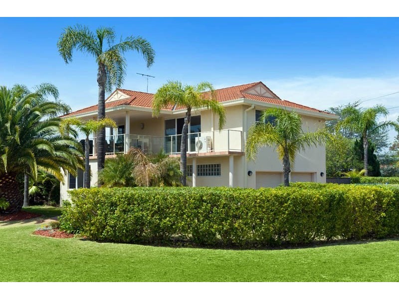 1 Macintyre Crescent, Sylvania Waters NSW 2224