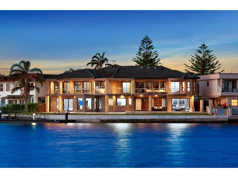 4 Lachlan Avenue, Sylvania Waters NSW 2224