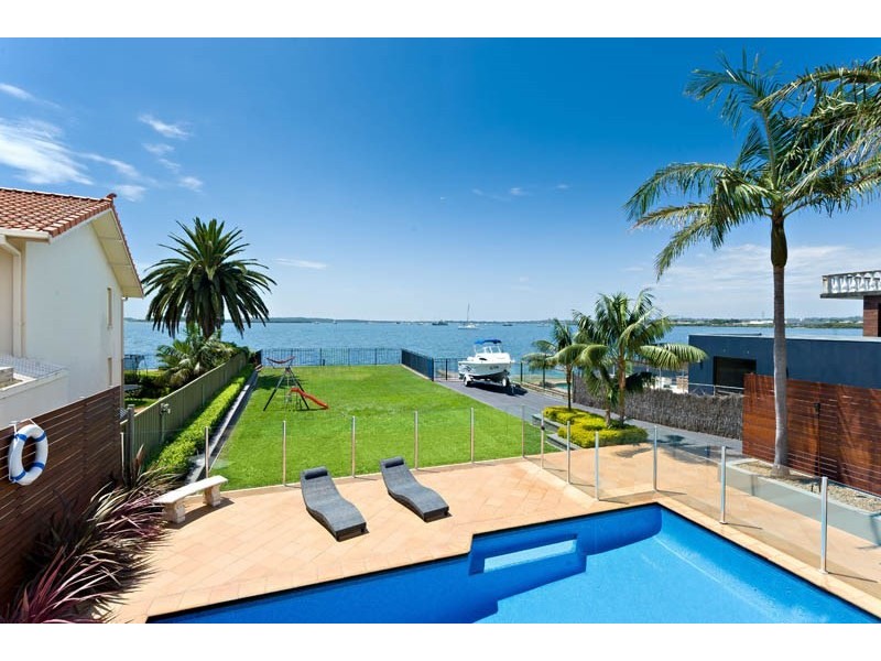 22 Woodlands Road, Taren Point NSW 2229