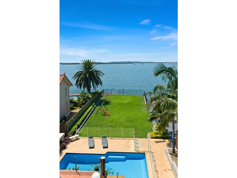 22 Woodlands Road, Taren Point NSW 2229