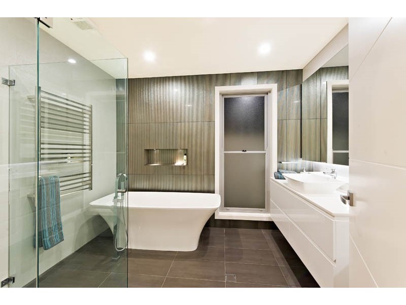 1 Tuross Avenue, Sylvania Waters NSW 2224