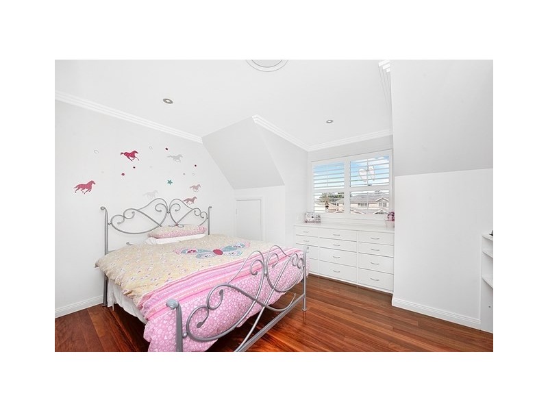 11 Cordeaux Crescent, Sylvania Waters NSW 2224