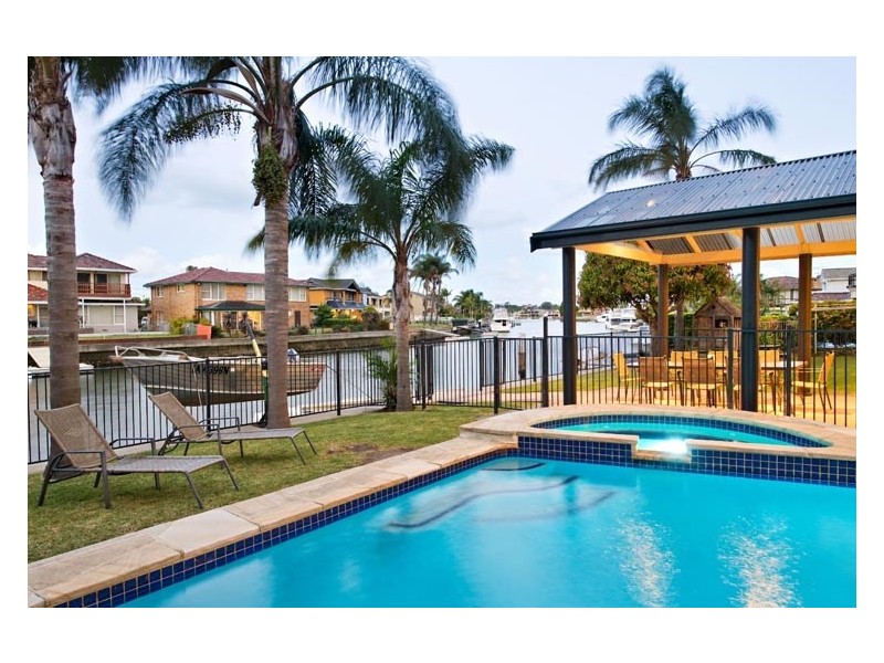 6 Clarence Crescent, Sylvania Waters NSW 2224