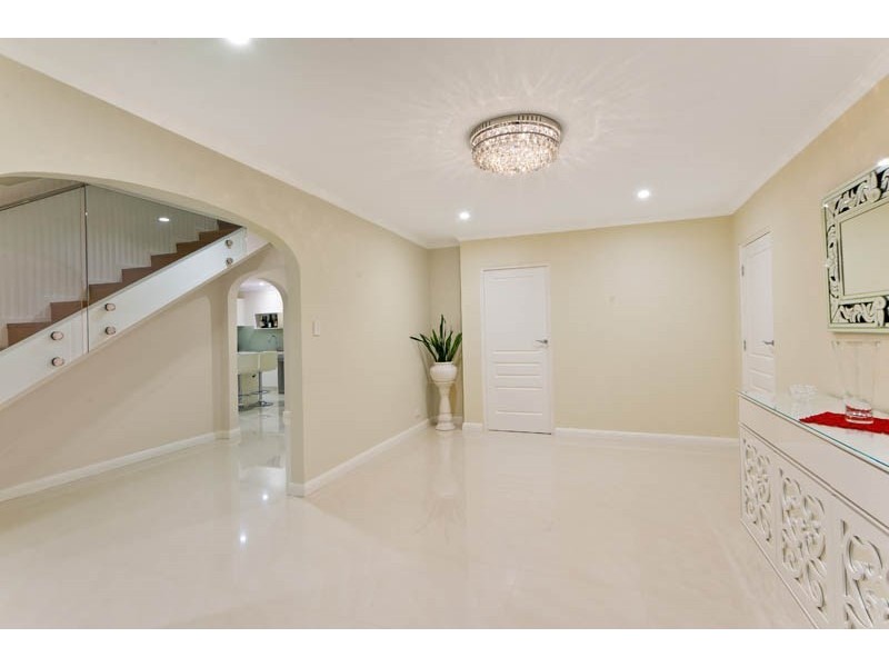 18 Hawkesbury Esplanade, Sylvania Waters NSW 2224