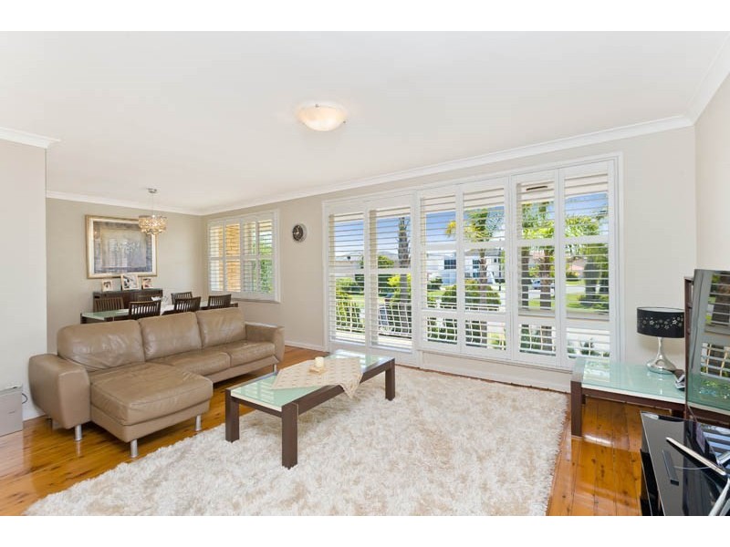 18 Hawkesbury Esplanade, Sylvania Waters NSW 2224