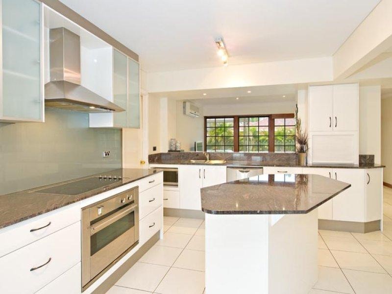 10 Hampton Road, Sylvania Waters NSW 2224