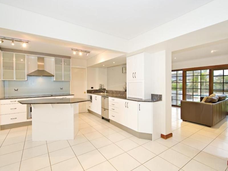 10 Hampton Road, Sylvania Waters NSW 2224