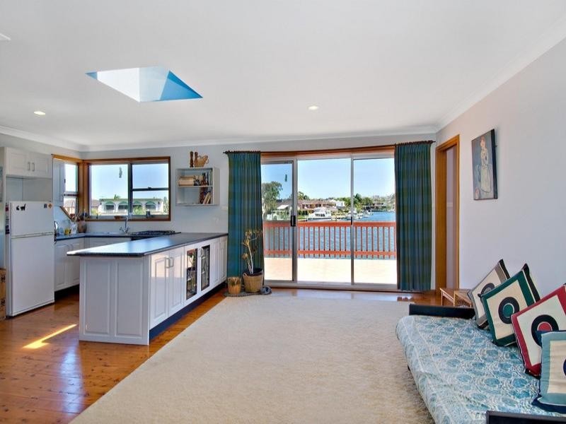 24 Castlereagh Crescent, Sylvania Waters NSW 2224