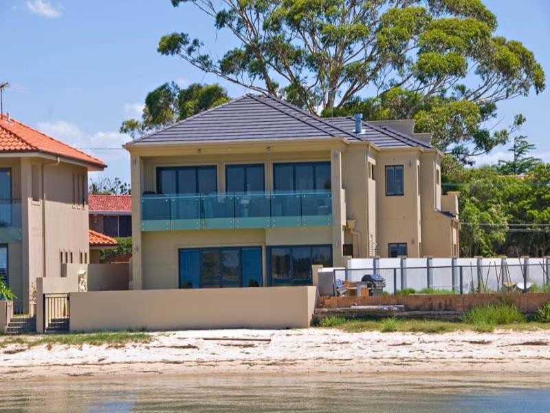 3 Holts Point Place, Sylvania NSW 2224