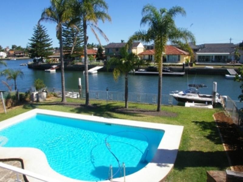 18 Lachlan Crescent, Sylvania Waters NSW 2224