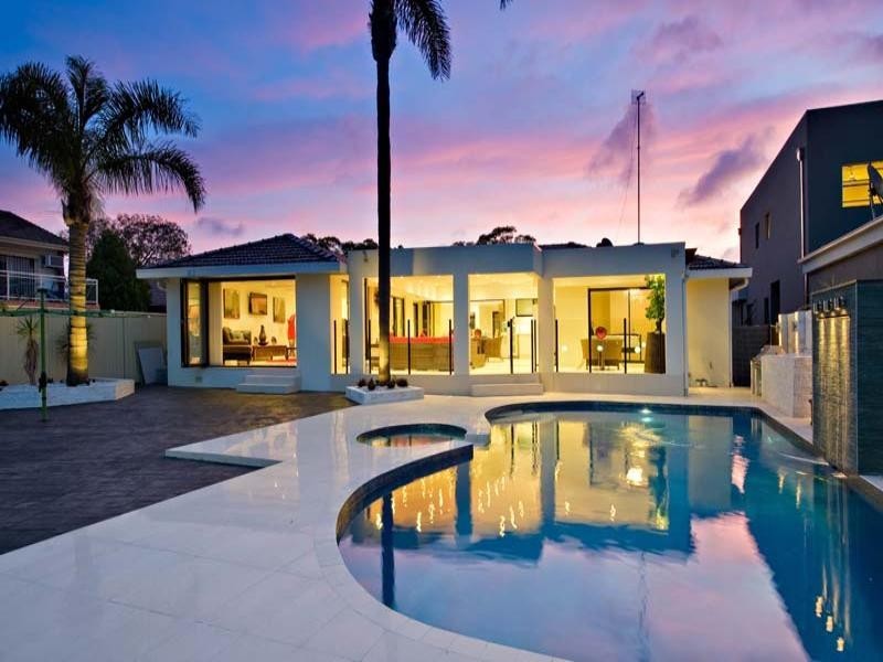 2 Roper Crescent, Sylvania Waters NSW 2224