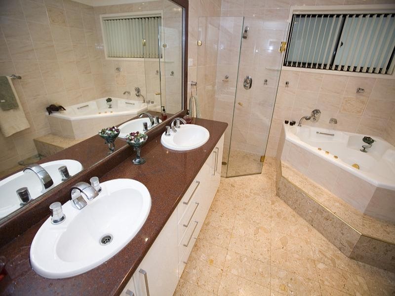 2 Roper Crescent, Sylvania Waters NSW 2224