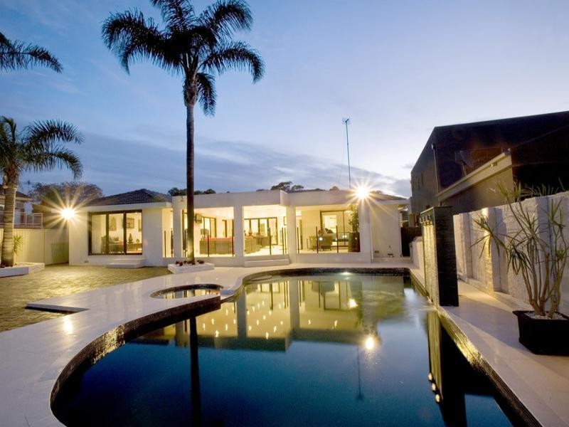 2 Roper Crescent, Sylvania Waters NSW 2224