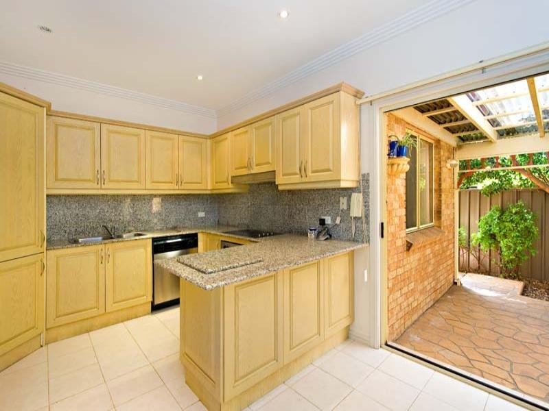 2/27 Wingello Road, Miranda NSW 2228