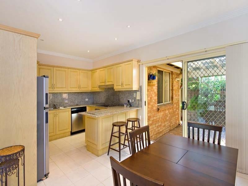 2/27 Wingello Road, Miranda NSW 2228