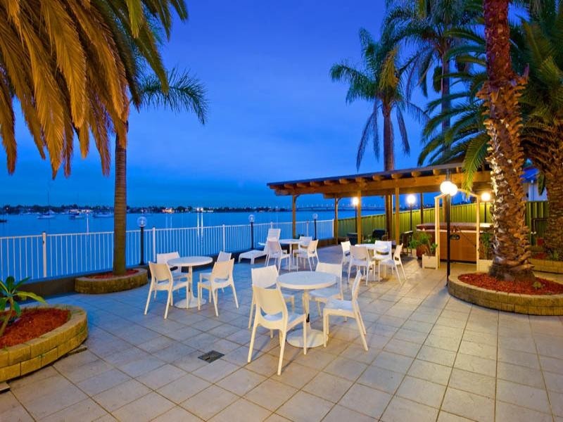 2 Belgrave Esplanade, Sylvania NSW 2224