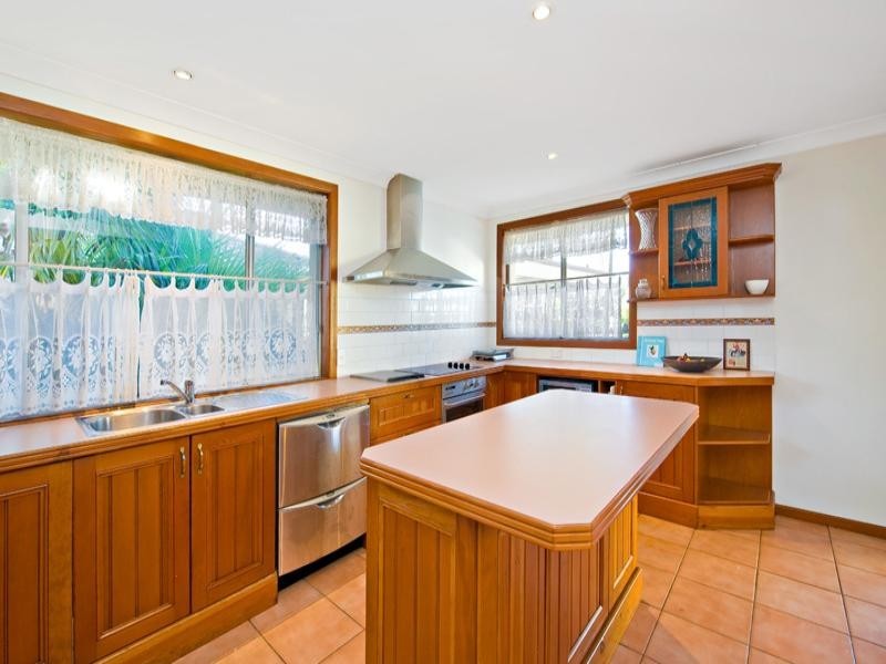 10 Roper Crescent, Sylvania Waters NSW 2224