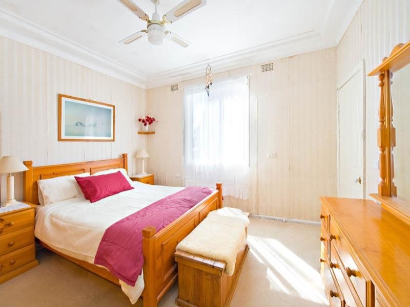 104 Woodlands Road, Taren Point NSW 2229