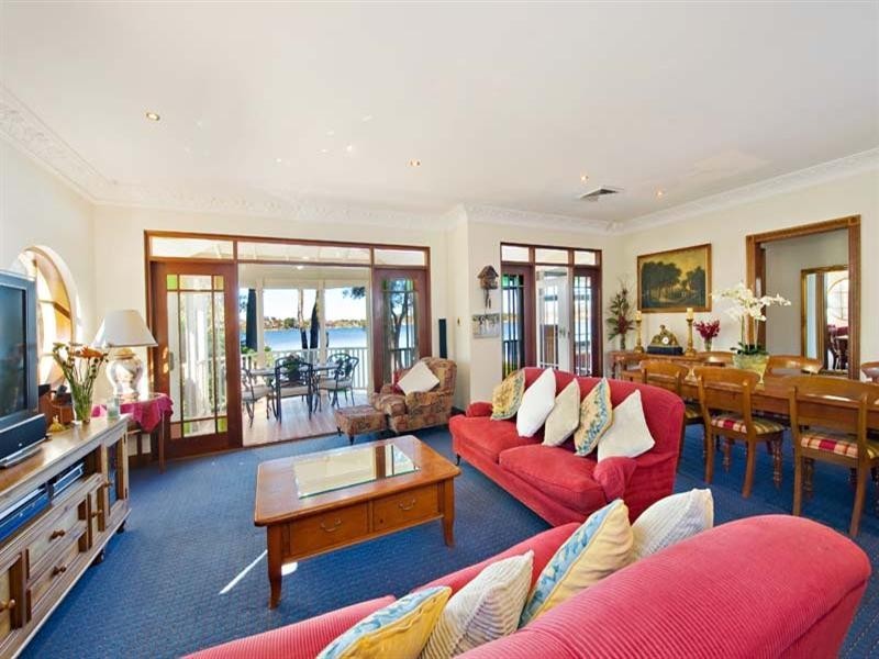 8 Marra Place, Sylvania NSW 2224