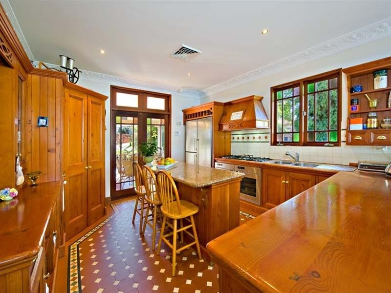 8 Marra Place, Sylvania NSW 2224