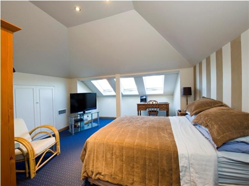 8 Marra Place, Sylvania NSW 2224