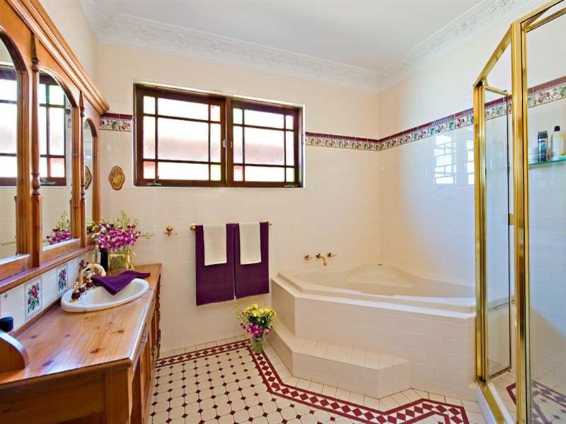 8 Marra Place, Sylvania NSW 2224