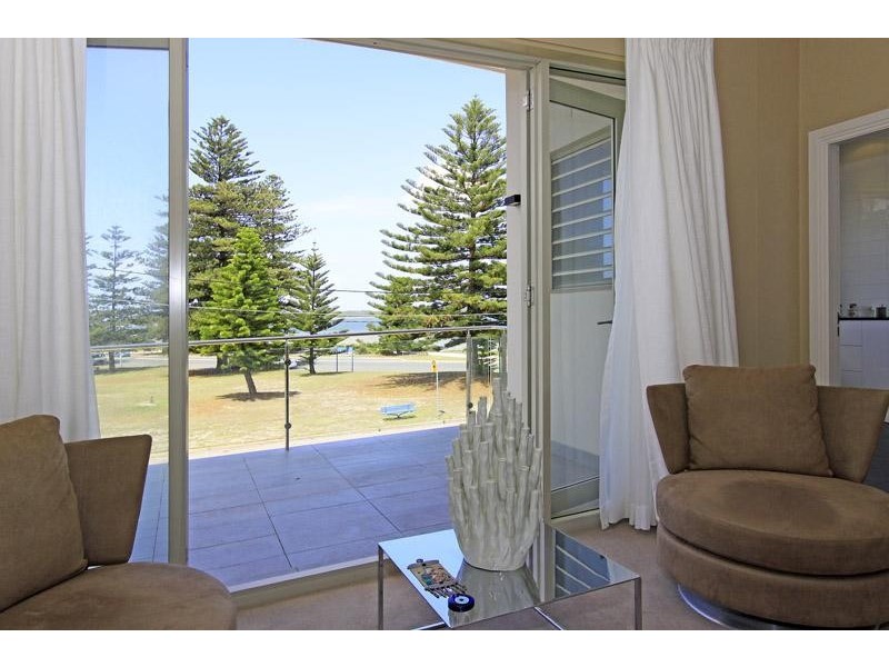 6 Napoleon Street, Sans Souci NSW 2219