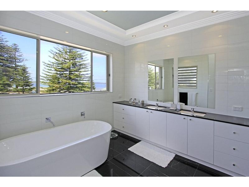 6 Napoleon Street, Sans Souci NSW 2219