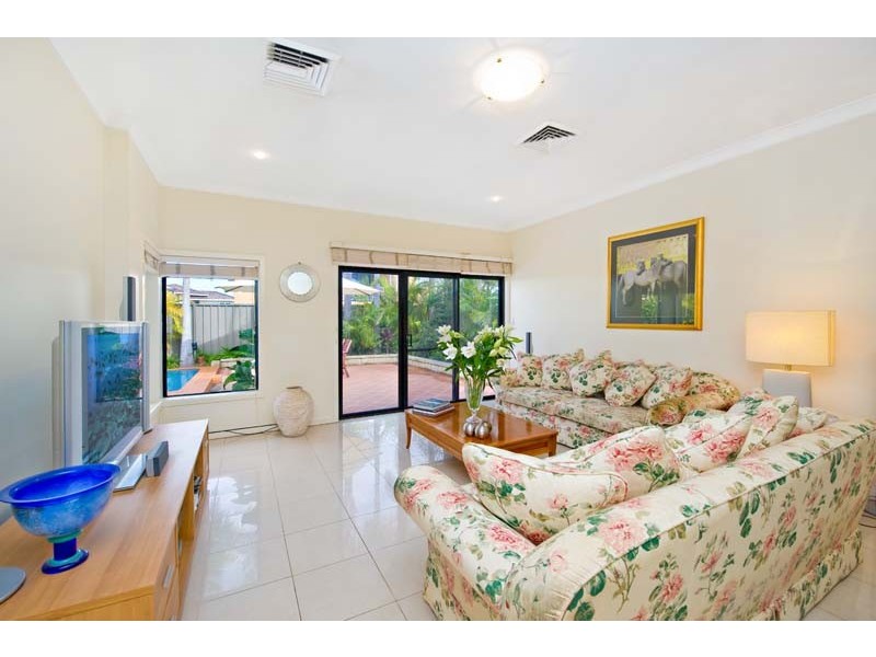 9 Murrumbidgee Avenue, Sylvania Waters NSW 2224