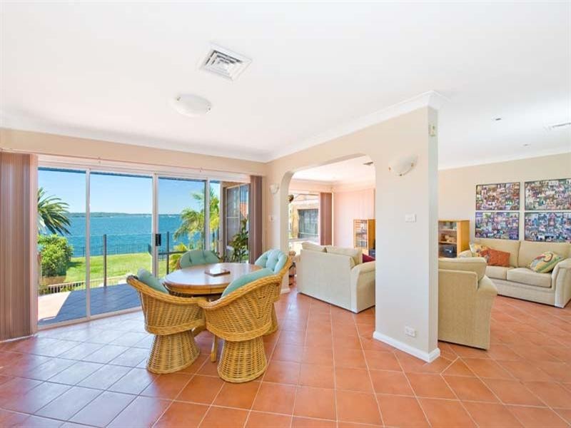 22 Woodlands Road, Taren Point NSW 2229