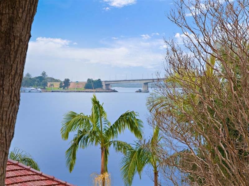 2B Belgrave Esplanade, Sylvania NSW 2224