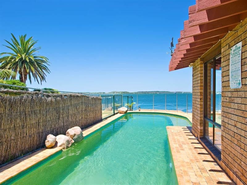24 Woodlands Road, Taren Point NSW 2229