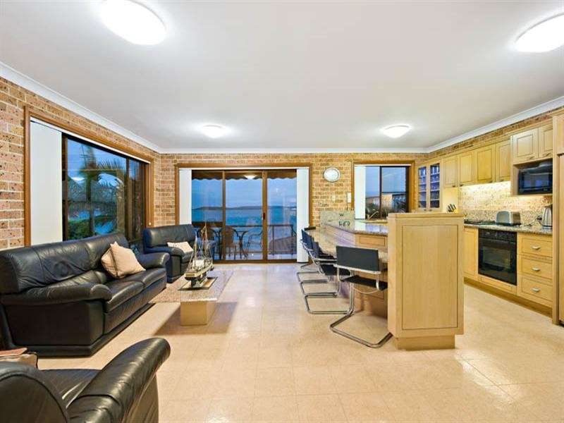 24 Woodlands Road, Taren Point NSW 2229