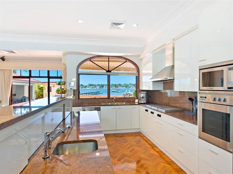 14 Beach Street, Blakehurst NSW 2221