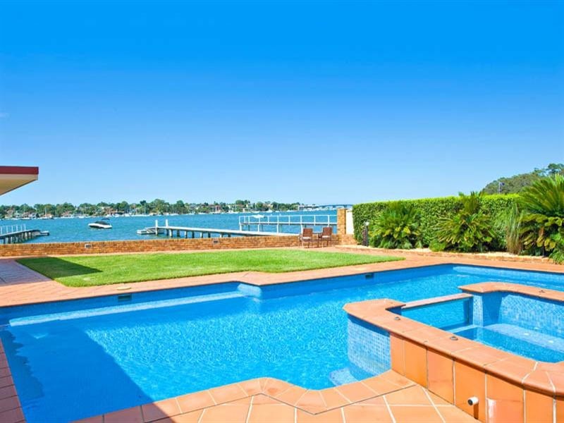 14 Beach Street, Blakehurst NSW 2221