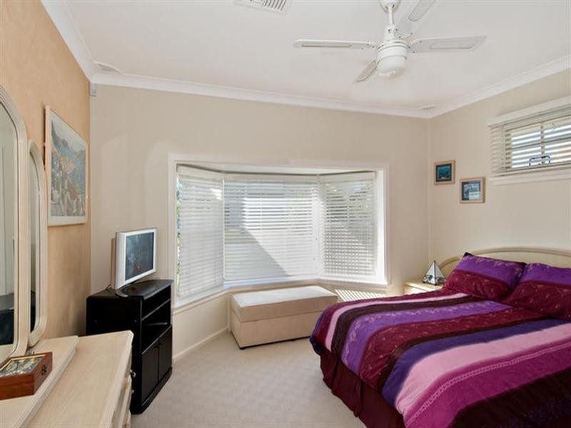 11 Macintyre Crescent, Sylvania Waters NSW 2224