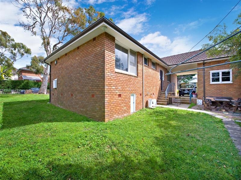 2 Tomah Place, Sylvania NSW 2224