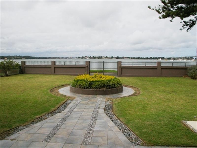 9 Lachlan Avenue, Sylvania Waters NSW 2224