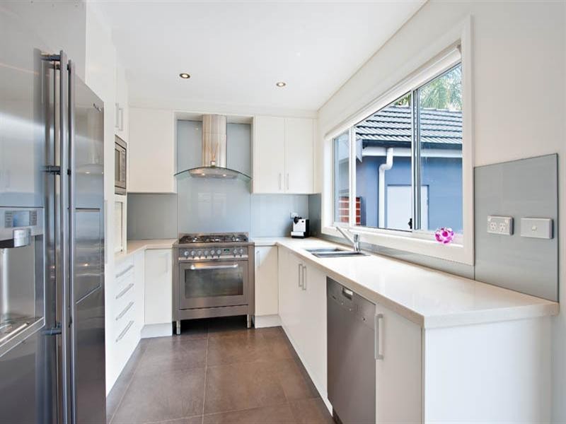 11 Snowden Avenue, Sylvania NSW 2224