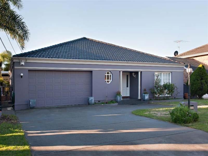 14 Macintyre Crescent, Sylvania Waters NSW 2224