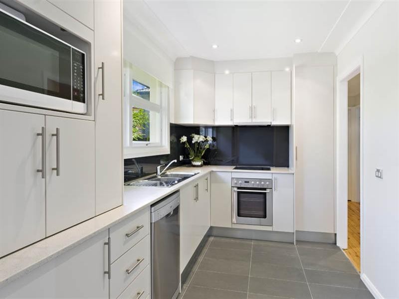 33 Amaroo Street, Sylvania NSW 2224