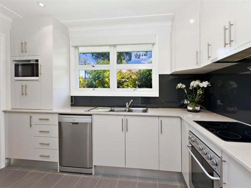 33 Amaroo Street, Sylvania NSW 2224